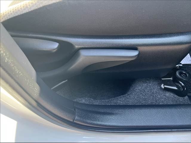 2017 Toyota VITZ — миниатюра 29