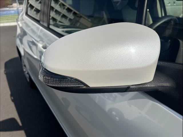 2017 Toyota VITZ — миниатюра 31
