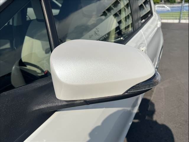 2017 Toyota VITZ — миниатюра 32