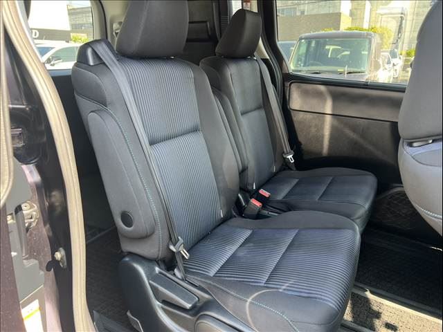 2015 Toyota NOAH — миниатюра 14