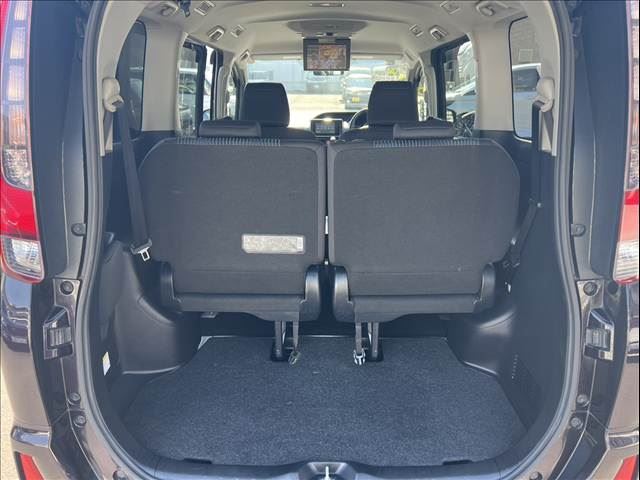 2015 Toyota NOAH — миниатюра 18