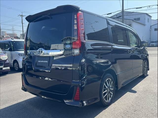 2015 Toyota NOAH — миниатюра 8