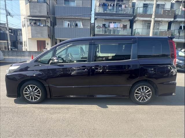 2015 Toyota NOAH — миниатюра 7