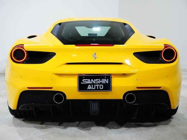 2016 Ferrari 488 GTB — миниатюра 13