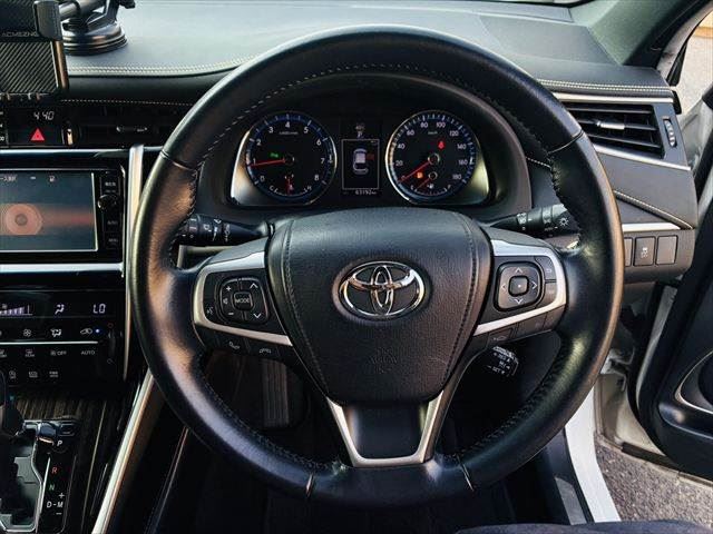 2016 Toyota HARRIER thumbnail 11