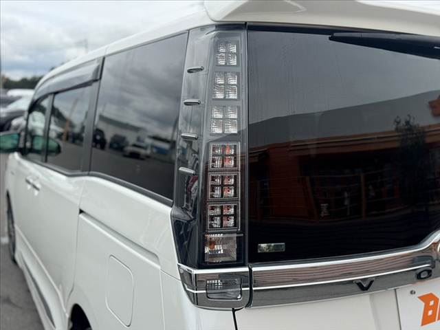 صورة مصغرة 35 لـ 2014 Toyota VOXY