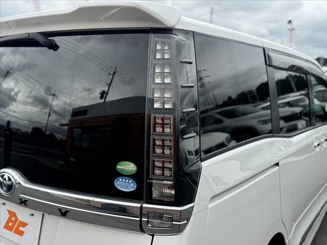 صورة مصغرة 36 لـ 2014 Toyota VOXY