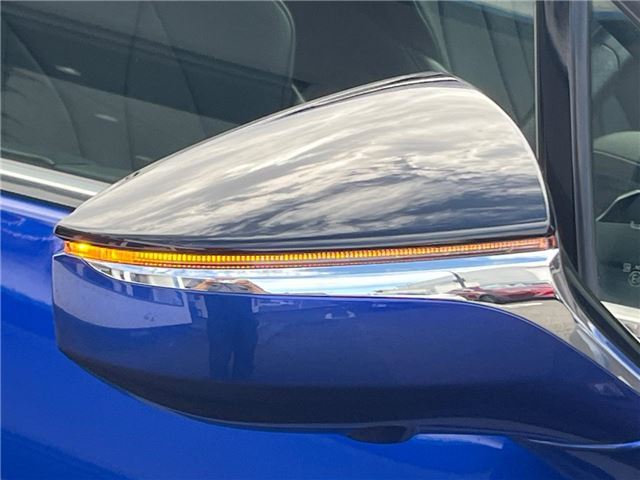 صورة 10 لـ 2018 Lexus UX