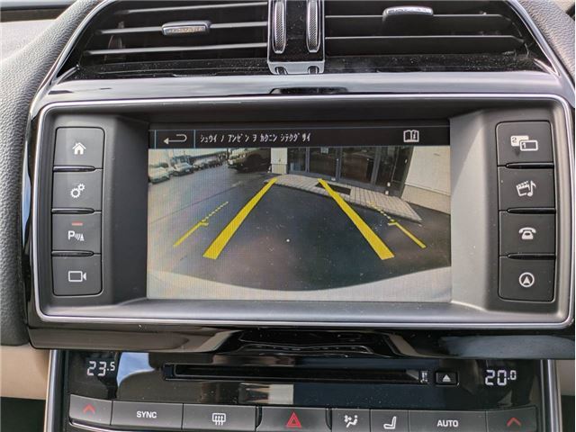 2015 Jaguar XE — миниатюра 24