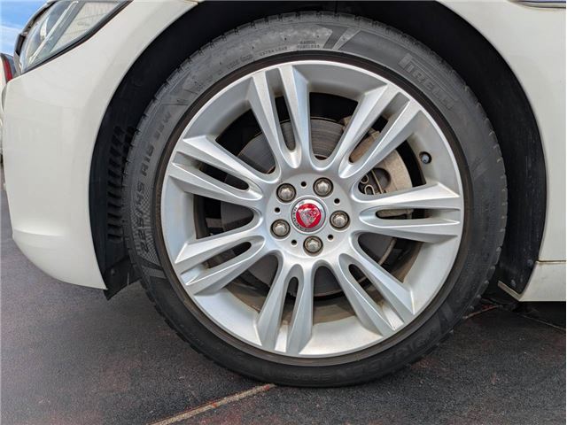 2015 Jaguar XE — миниатюра 38