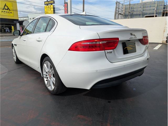 2015 Jaguar XE — фото 7