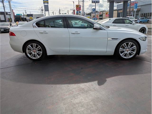 2015 Jaguar XE — фото 4