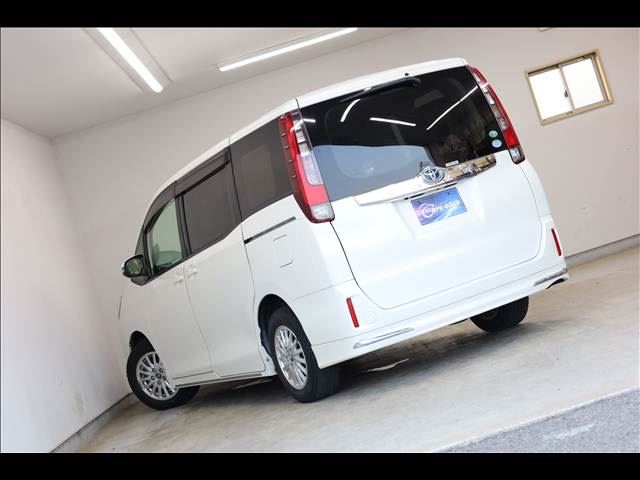 2014 Toyota NOAH 缩略图 11