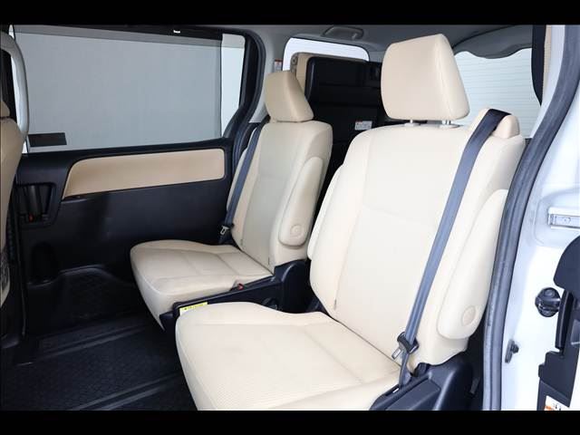 2014 Toyota NOAH 缩略图 18