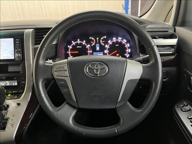 صورة 13 لـ 2012 Toyota VELLFIRE