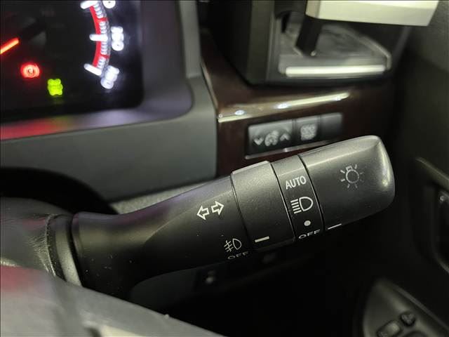 2012 Toyota VELLFIRE — миниатюра 21