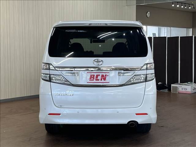 صورة 6 لـ 2012 Toyota VELLFIRE