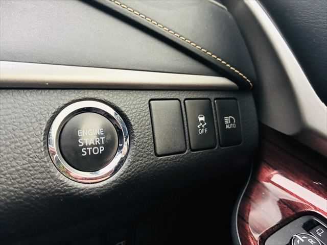 صورة 8 لـ 2016 Toyota HARRIER