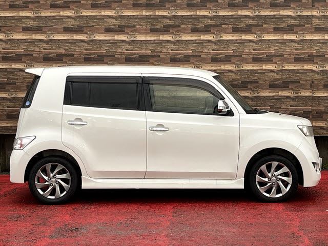 2013 Toyota BB — миниатюра 18