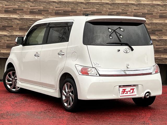 2013 Toyota BB — фото 9