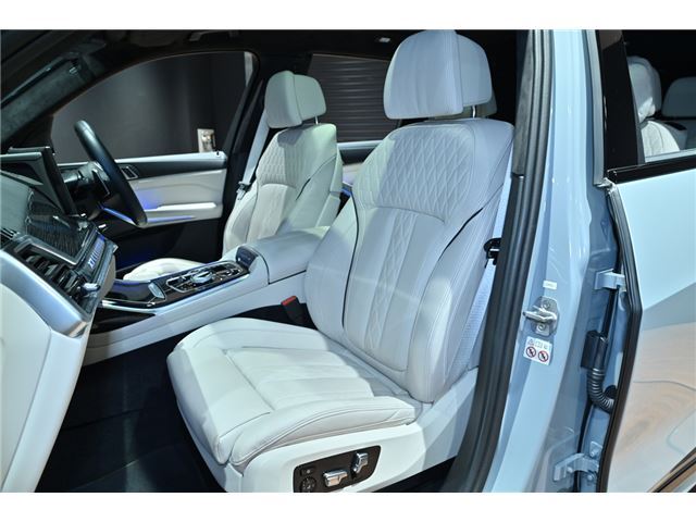 2024 BMW X7 缩略图 21