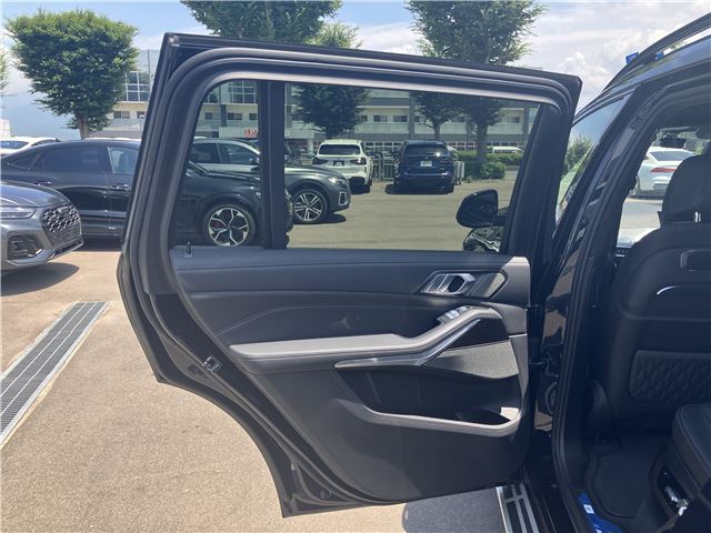 2023 BMW X7 缩略图 26