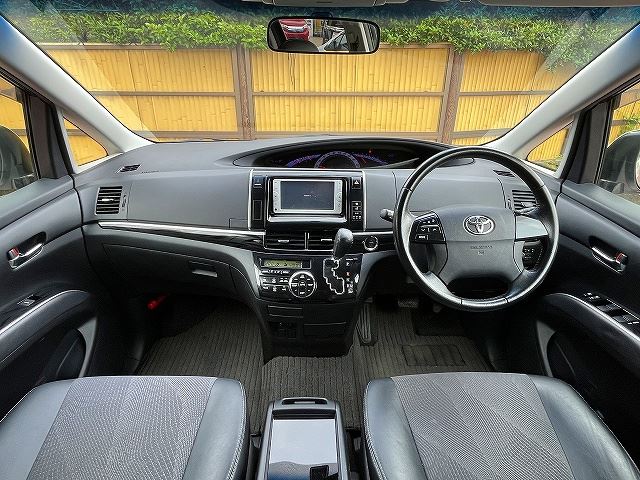 2013 Toyota ESTIMA photo 2