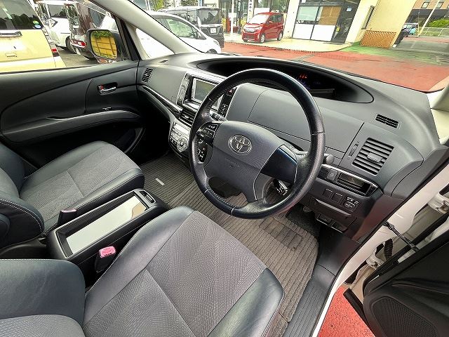 2013 Toyota ESTIMA photo 4