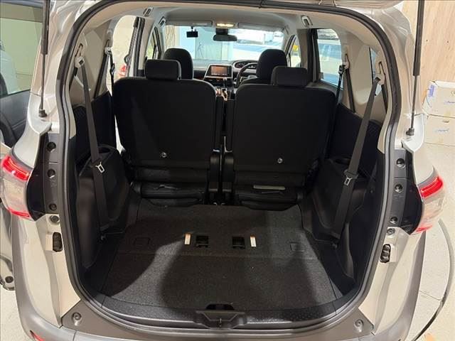 2016 Toyota SIENTA — миниатюра 11