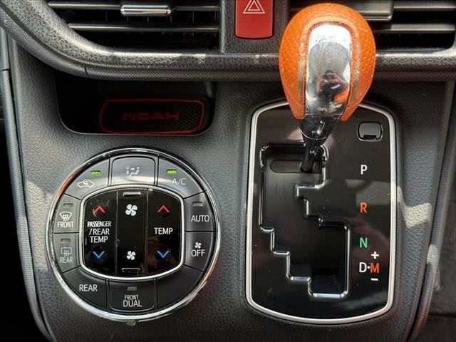 صورة مصغرة 30 لـ 2014 Toyota NOAH