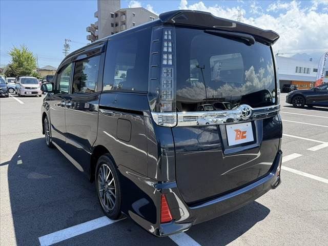 2015 Toyota VOXY — миниатюра 13