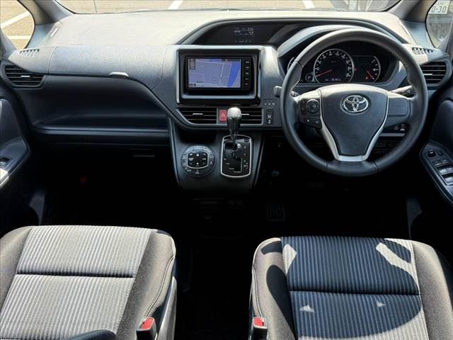 2015 Toyota VOXY — фото 2