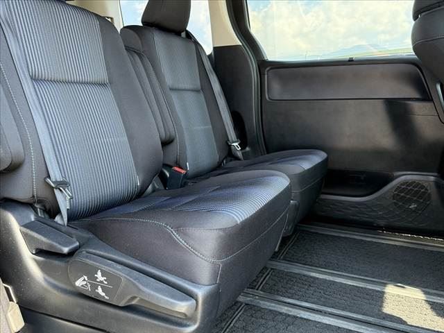 2015 Toyota VOXY — миниатюра 18