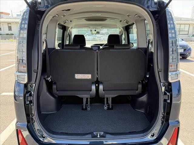 2015 Toyota VOXY — миниатюра 21