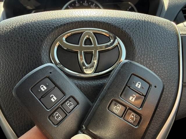 2015 Toyota VOXY — миниатюра 23