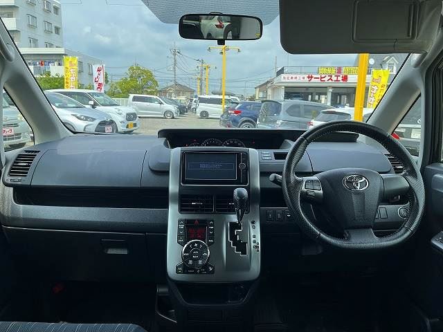 صورة مصغرة 15 لـ 2012 Toyota VOXY