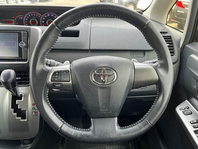 صورة مصغرة 16 لـ 2012 Toyota VOXY