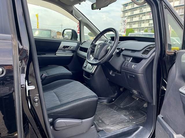 صورة مصغرة 27 لـ 2012 Toyota VOXY