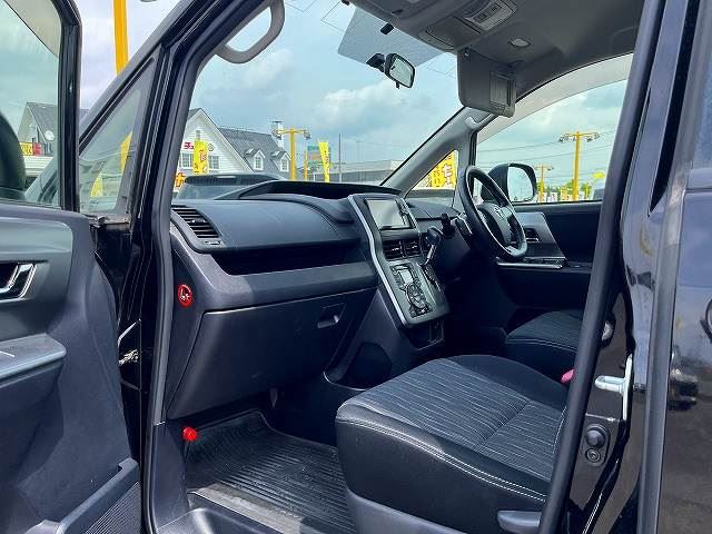 صورة مصغرة 30 لـ 2012 Toyota VOXY