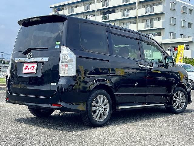 صورة مصغرة 4 لـ 2012 Toyota VOXY