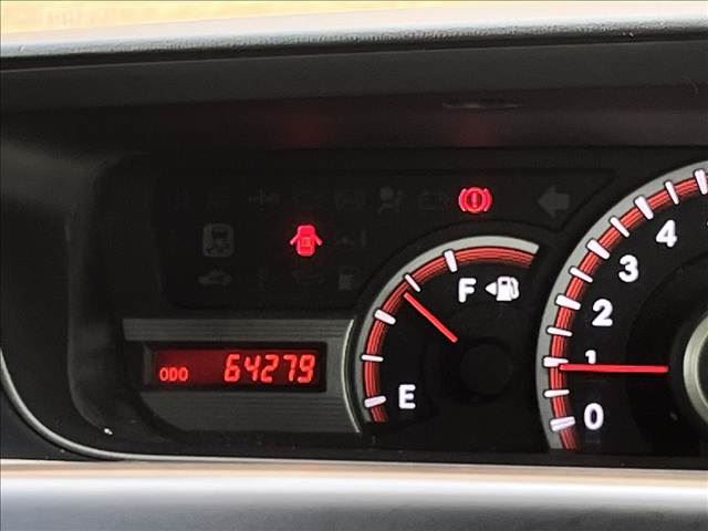 صورة مصغرة 21 لـ 2013 Toyota VOXY