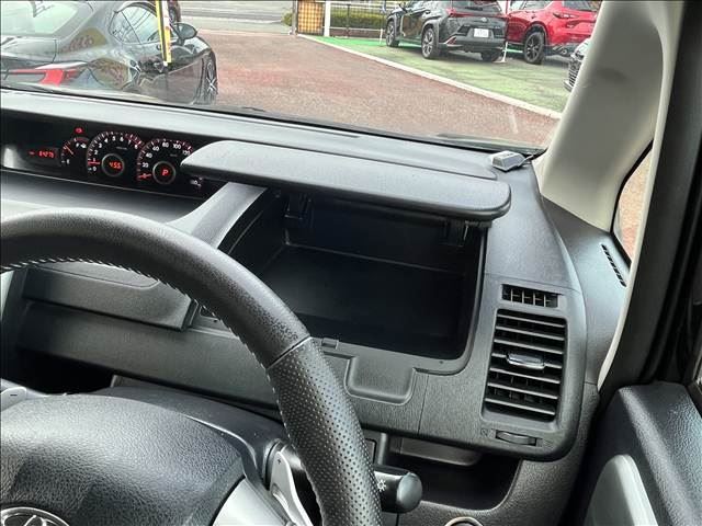 صورة مصغرة 22 لـ 2013 Toyota VOXY