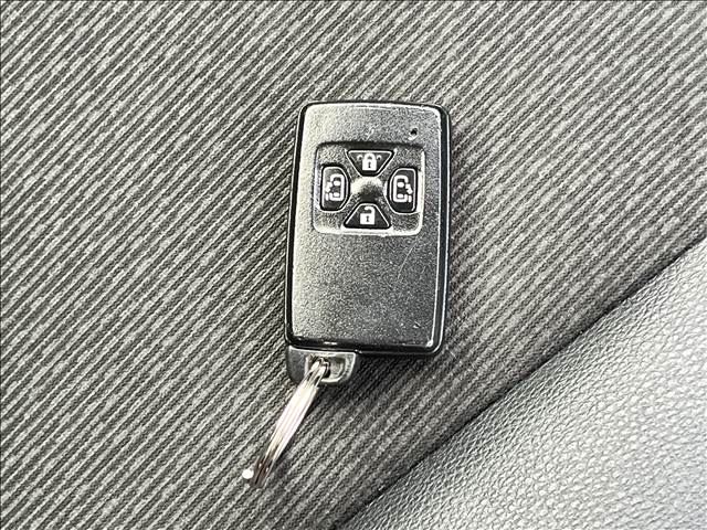 صورة مصغرة 24 لـ 2013 Toyota VOXY