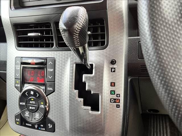صورة مصغرة 28 لـ 2013 Toyota VOXY