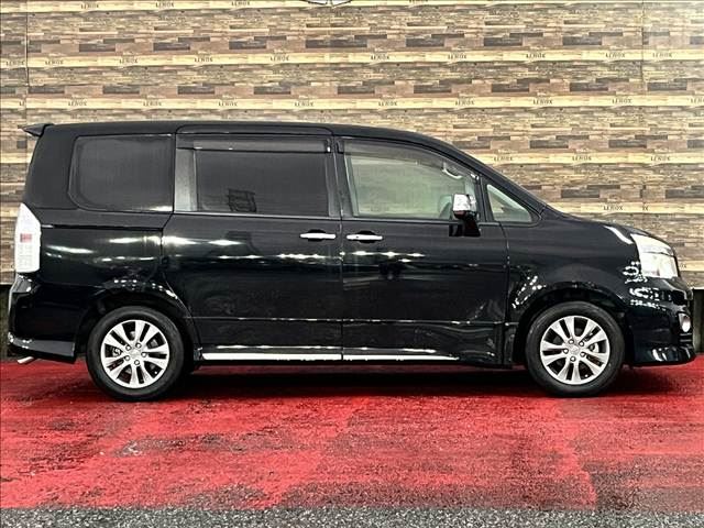 صورة مصغرة 4 لـ 2013 Toyota VOXY