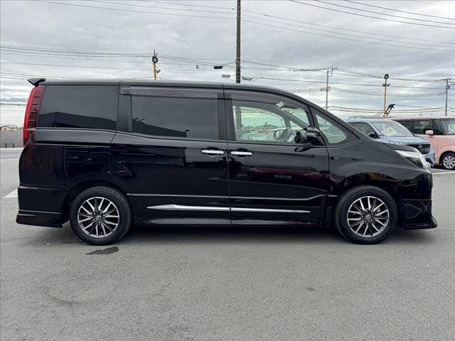 صورة مصغرة 12 لـ 2016 Toyota NOAH