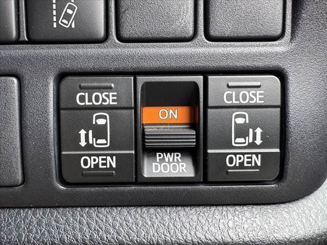 صورة 5 لـ 2016 Toyota NOAH