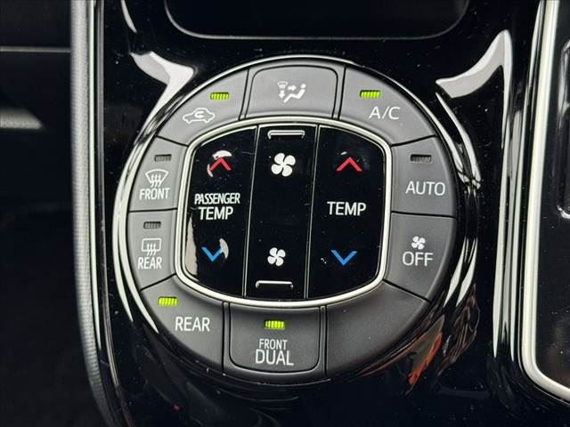 صورة 4 لـ 2016 Toyota NOAH