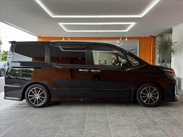 2014 Toyota VOXY — миниатюра 12