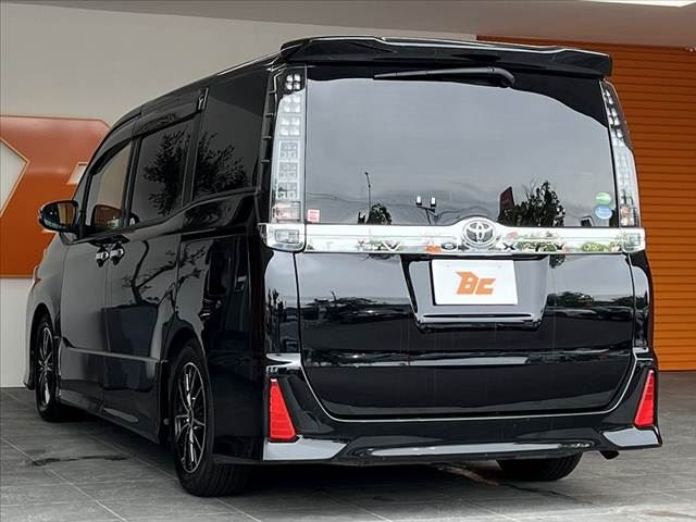 2014 Toyota VOXY — миниатюра 13